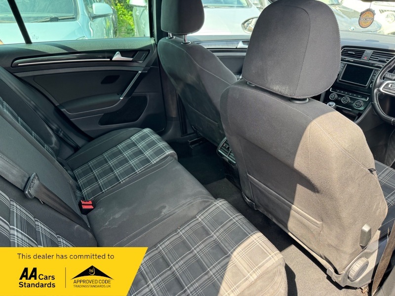 Volkswagen Golf Gtd Black #6