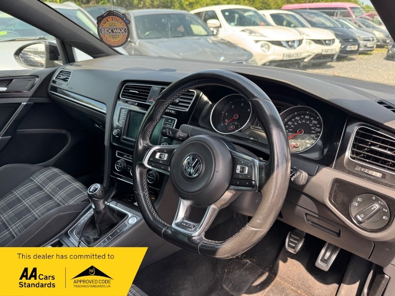 Volkswagen Golf Gtd Black #5