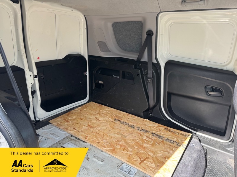 Vauxhall Combo 2300 L1h1 Cdti S White #6