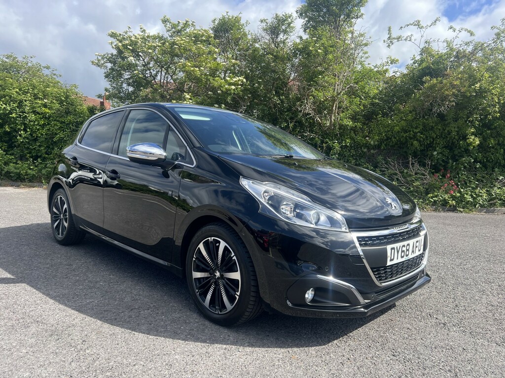 Peugeot 208 1.2 Puretech Tech Edition 201868 DY68AFU Black #2