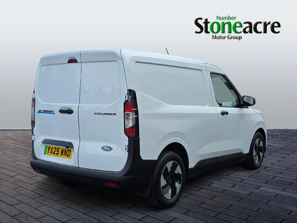 Ford Transit Courier 43Kwh Trend Swb YA25WND  #3