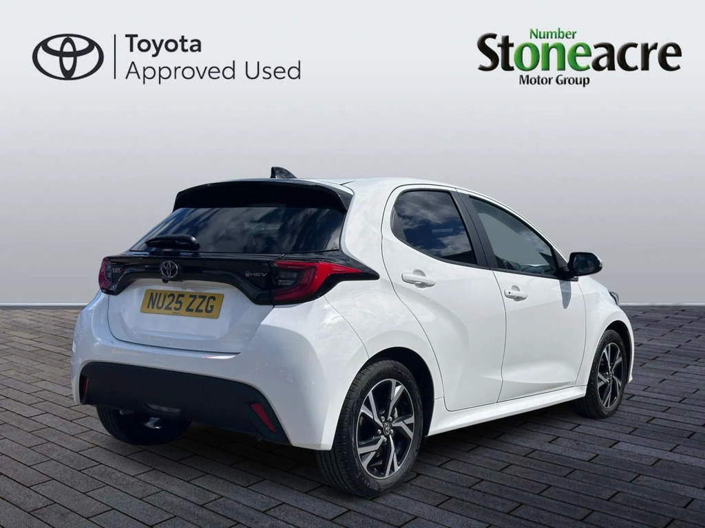 Toyota Yaris 1.5 Hybrid Design NU25ZZG #2