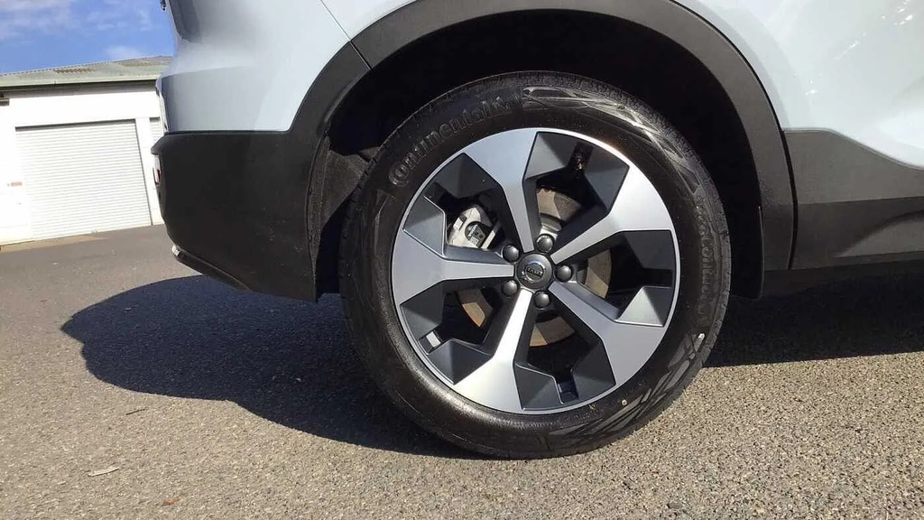 Volvo XC40 2.0 B3p Plus Dark NL26HVG #4