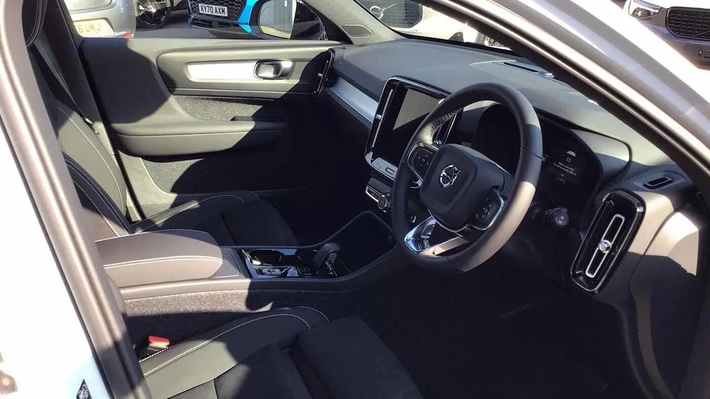 Volvo XC40 2.0 B3p Plus Dark NL26HVG #5