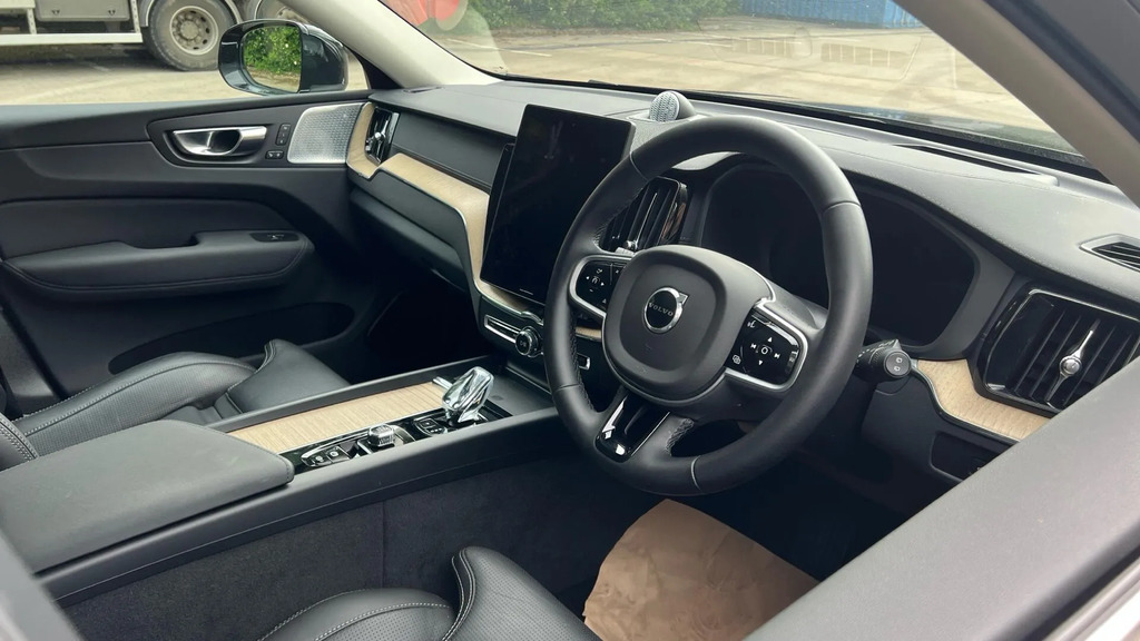 Volvo XC60 2.0 B5 Mhev Ultra Bright Awd Euro 6 Ss RJ25BNN  #4