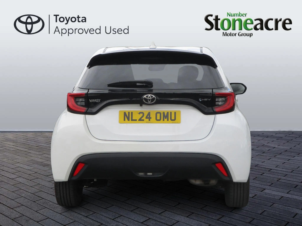 Toyota Yaris 1.5 Hybrid Design NL24OMU #4