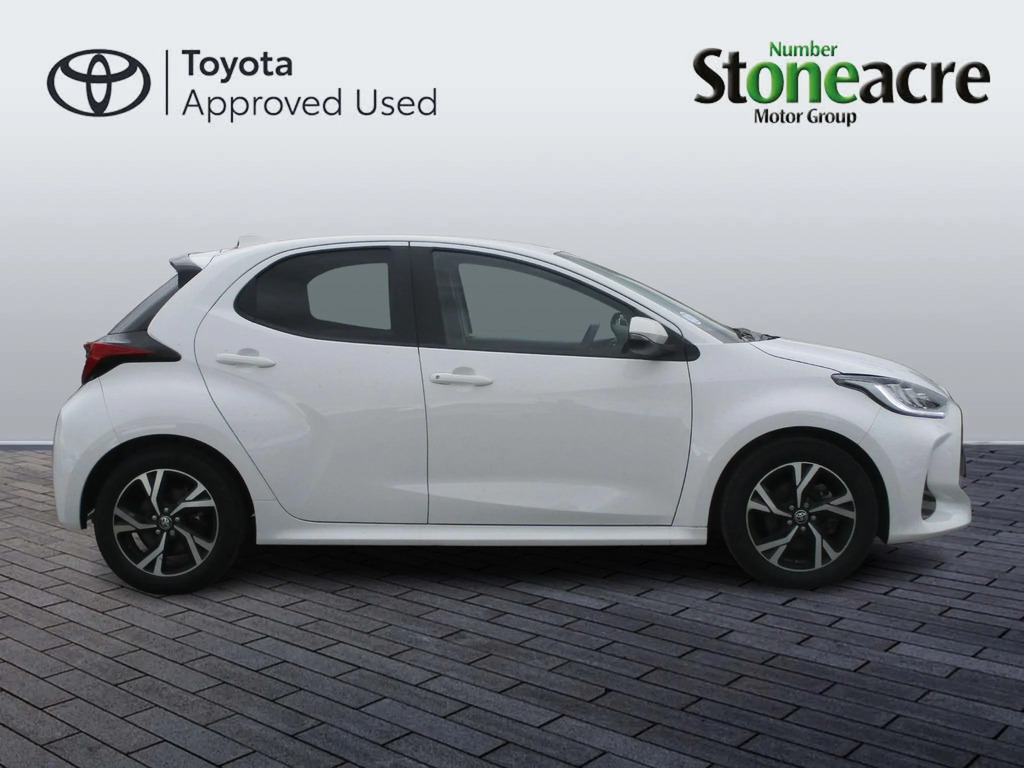Toyota Yaris 1.5 Hybrid Design NL24OMU #2