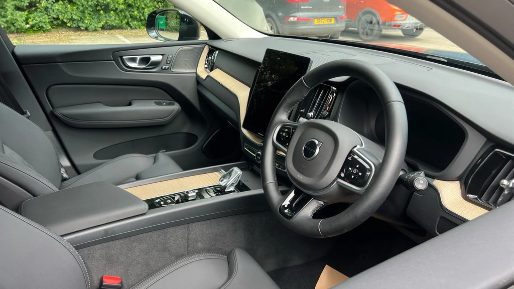 Volvo XC60 2.0 B5 Mhev Plus Awd Euro 6 Ss RF25AXB #4