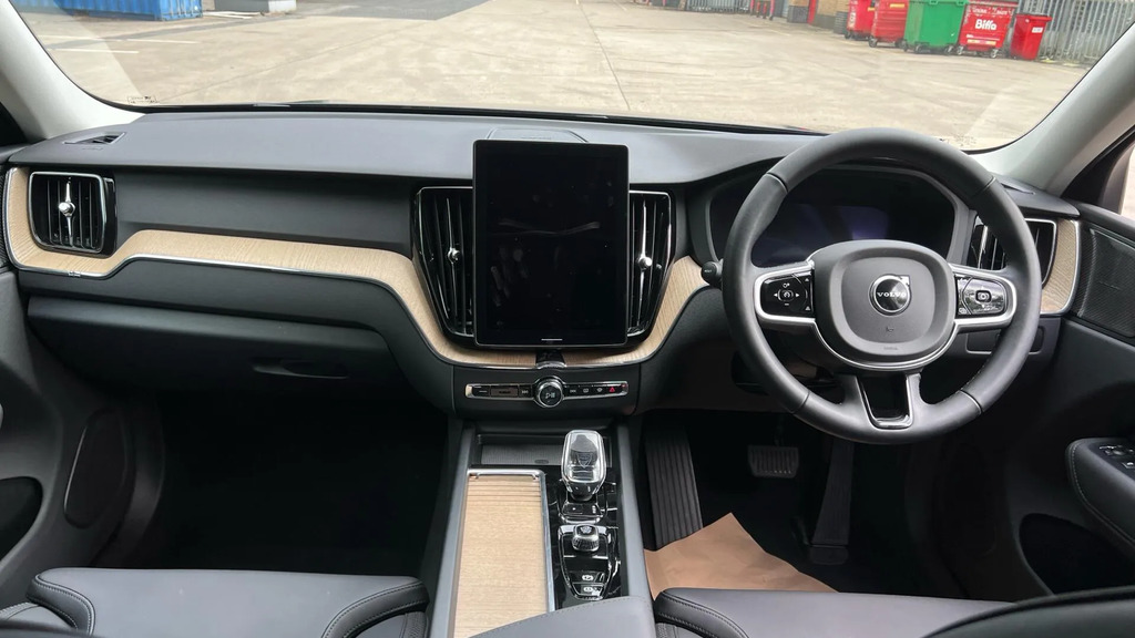 Volvo XC60 2.0 B5 Mhev Plus Awd Euro 6 Ss RF25AXB #5