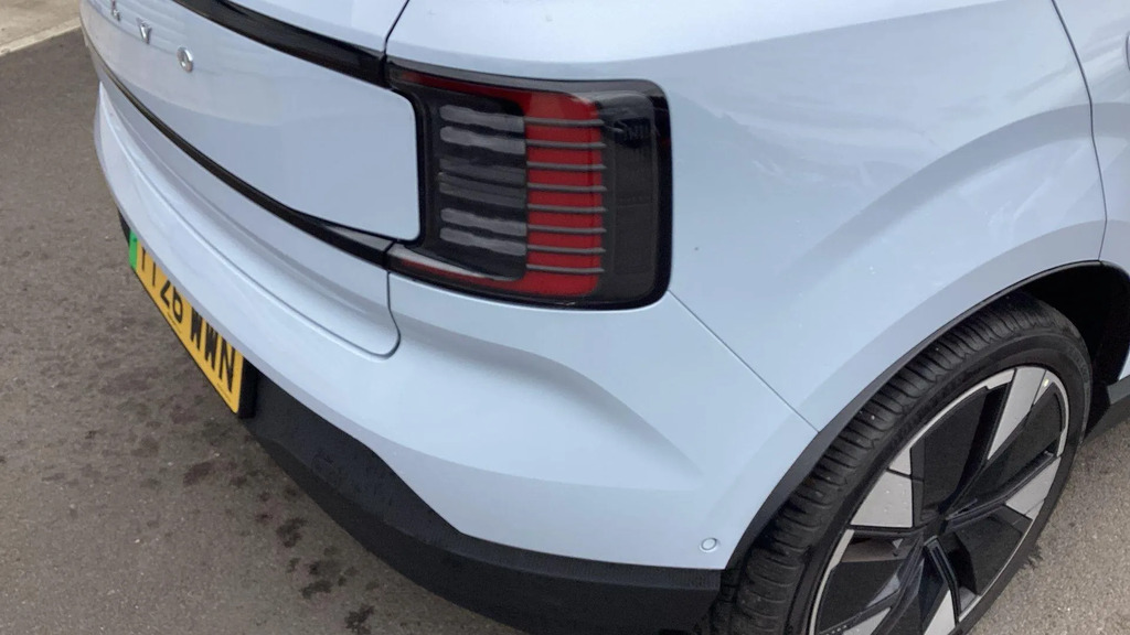 Volvo EX30 Twin Performance 69Kwh Plus Awd ND26LHU  #2
