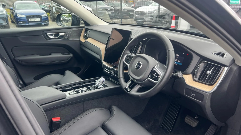 Volvo XC60 2.0 B5 Mhev Plus Pro Awd Euro 6 Ss RJ25MVE #4
