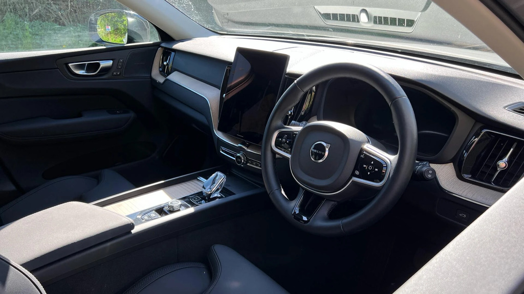 Volvo XC60 2.0 B5 Mhev Plus Pro Awd Euro 6 Ss RJ25YJU #4