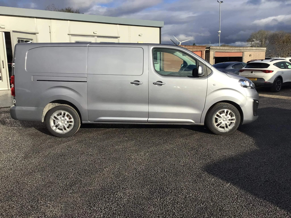 Vauxhall Vivaro 1.5 Turbo D 2900 Sportive Panel Van  #2