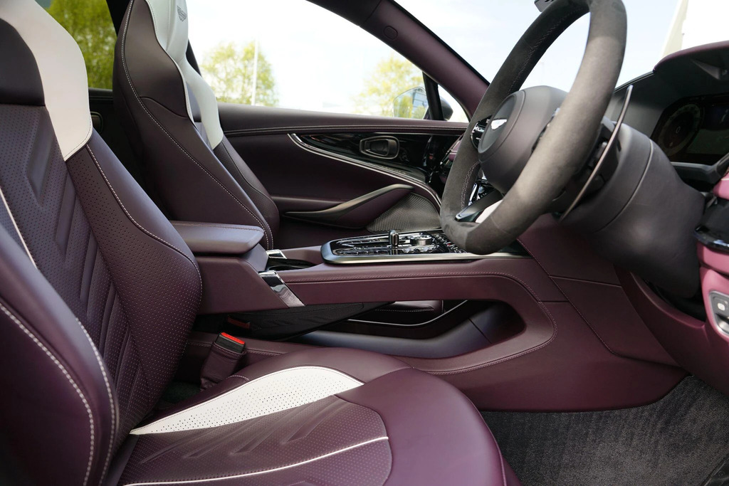 Aston Martin DBX V8 Dbx S Touchtronic YK26KVP Green #12