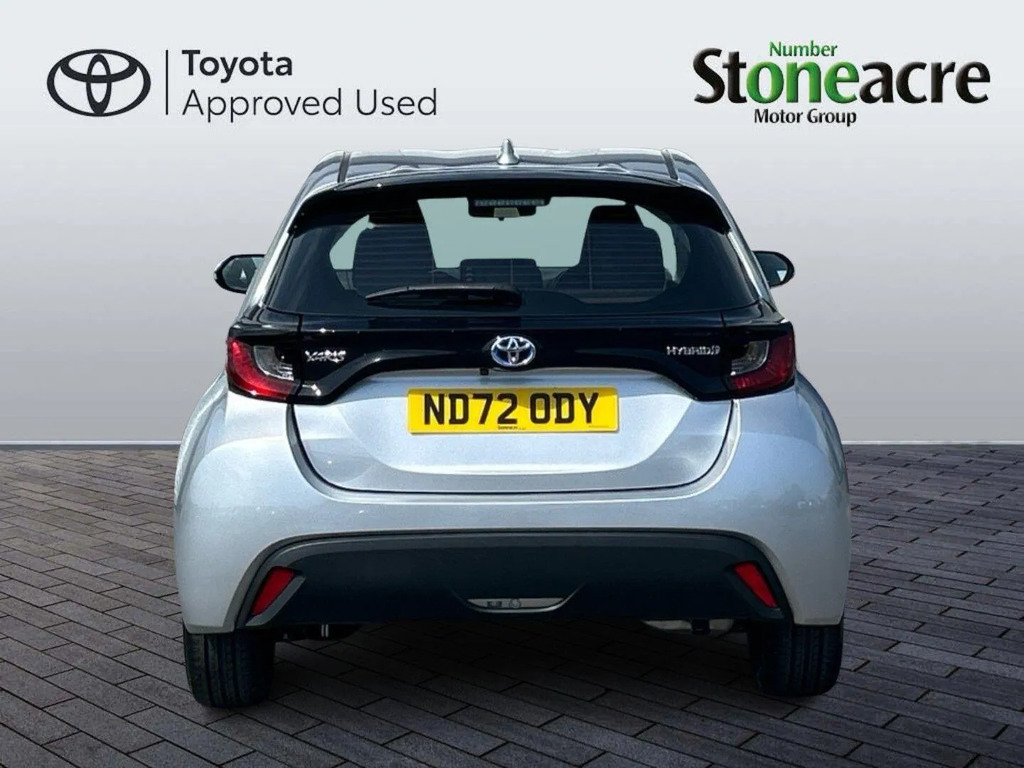 Toyota Yaris 1.5 Hybrid Icon ND72ODY  #4