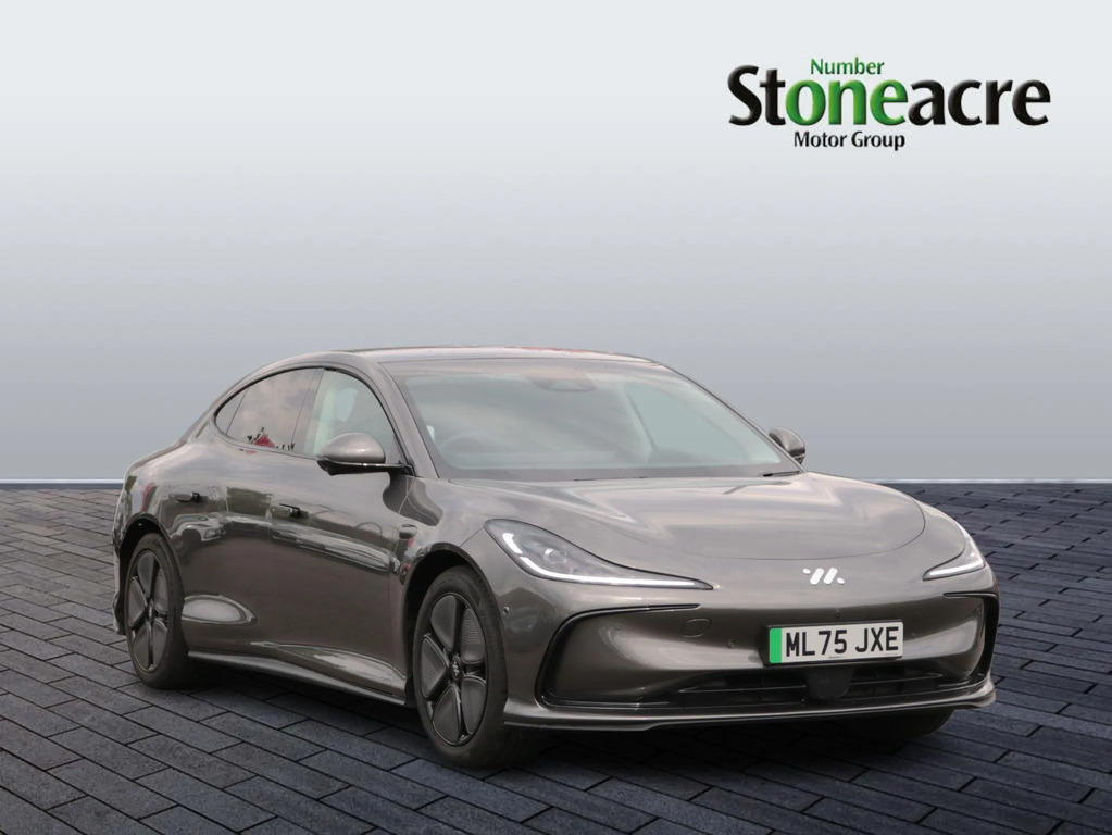 MG IM5 75Kwh Standard Range Saloon 