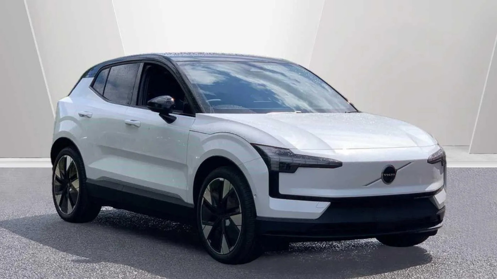 Volvo EX30 Twin Performance 69Kwh Plus Awd