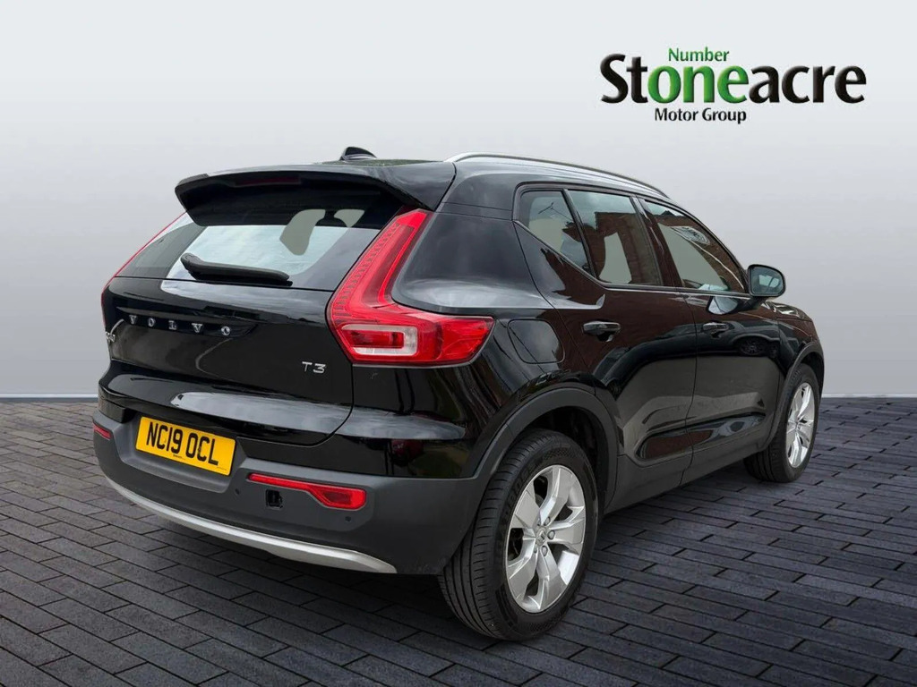 Volvo XC40 1.5 T3 163 Momentum NC19OCL #3