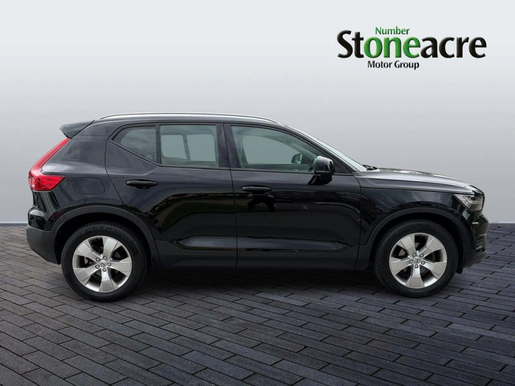 Volvo XC40 1.5 T3 163 Momentum NC19OCL #2