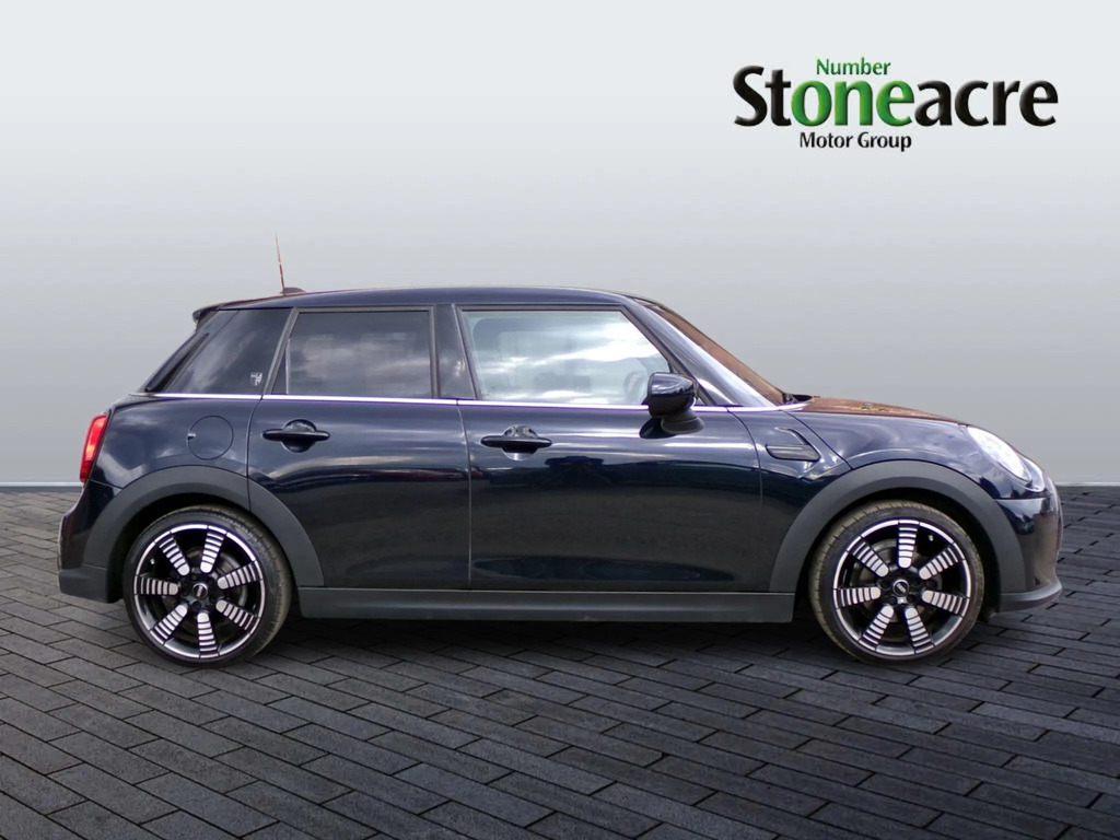 Mini Hatch 1.5 Cooper Exclusive Steptronic Euro 6 Ss YE23SFJ  #2