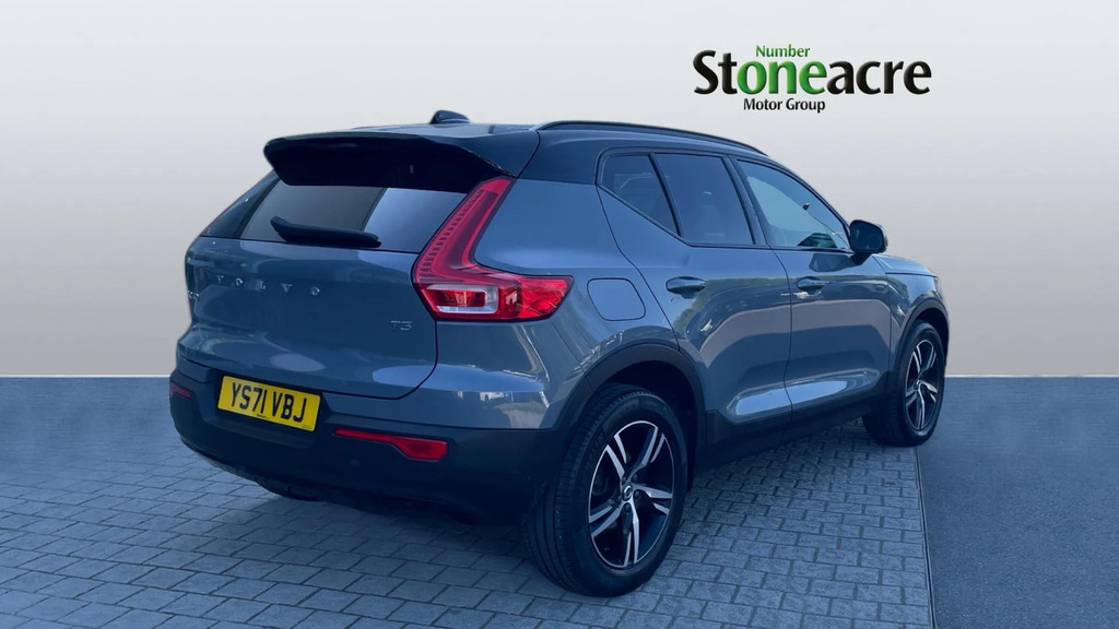Volvo XC40 R-design T3 163 Hp YS71VBJ #2