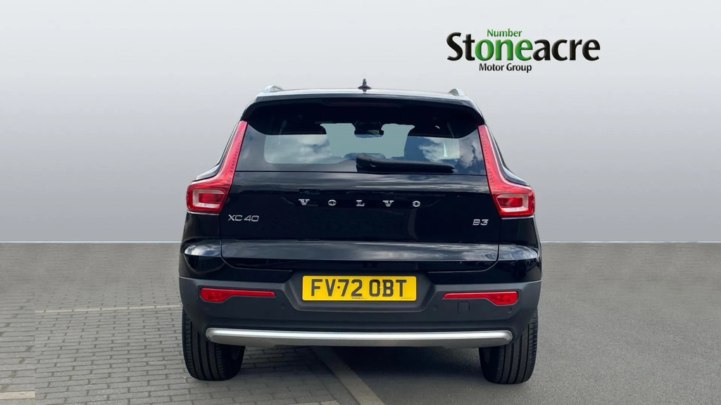 Volvo XC40 Core B3 163 Hp Black #6