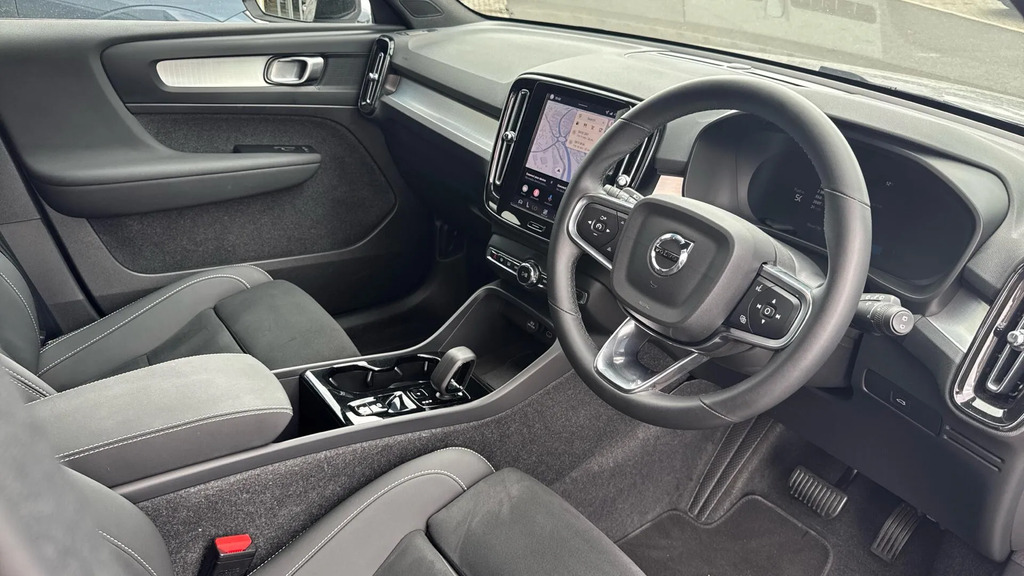 Volvo XC40 2.0 B4p Plus Dark RF25PKC  #4