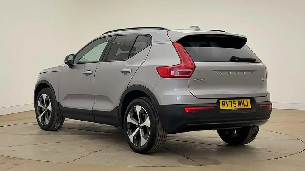 Volvo XC40 2.0 B3p Plus Dark RV75MMJ #5