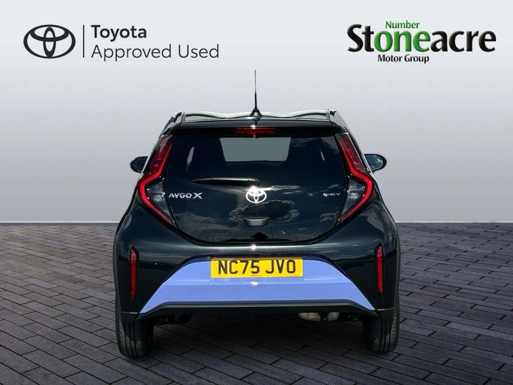 Toyota Aygo X 1.5H 49Kwh Design Cvt Euro 6 Ss NC75JVO #4