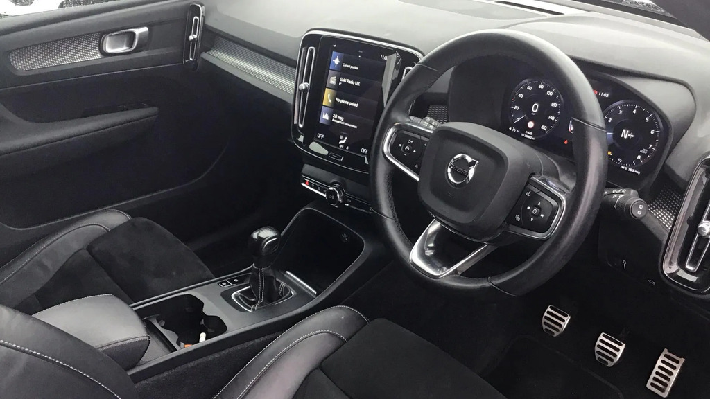 Volvo XC40 R-design T3 163 Hp FX71MWL  #4