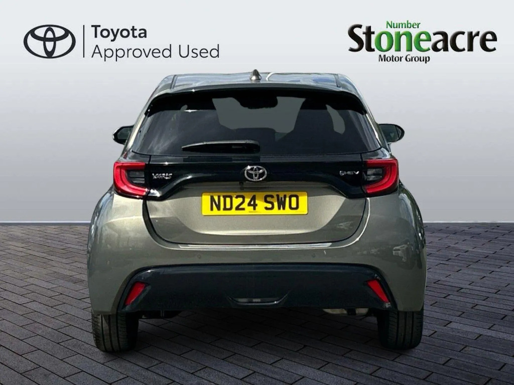 Toyota Yaris 1.5 Hybrid Excel ND24SWO #4