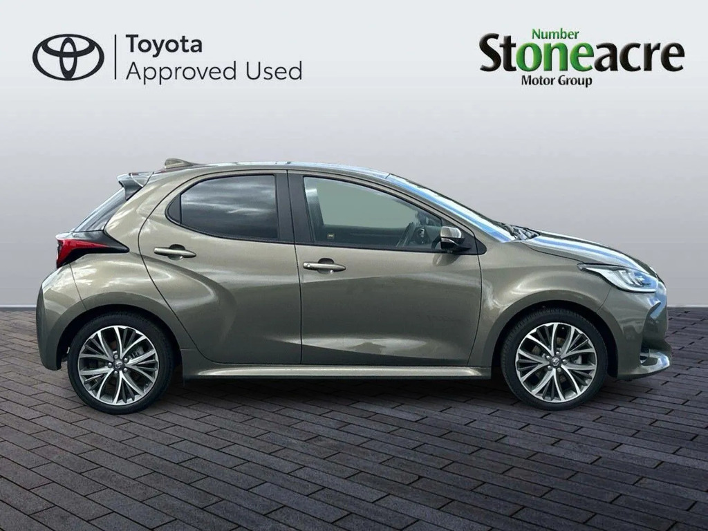 Toyota Yaris 1.5 Hybrid Excel ND24SWO #2