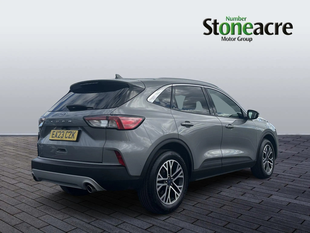 Ford Kuga 1.5 Ecoboost 150 Titanium Edition EA23CZK #3