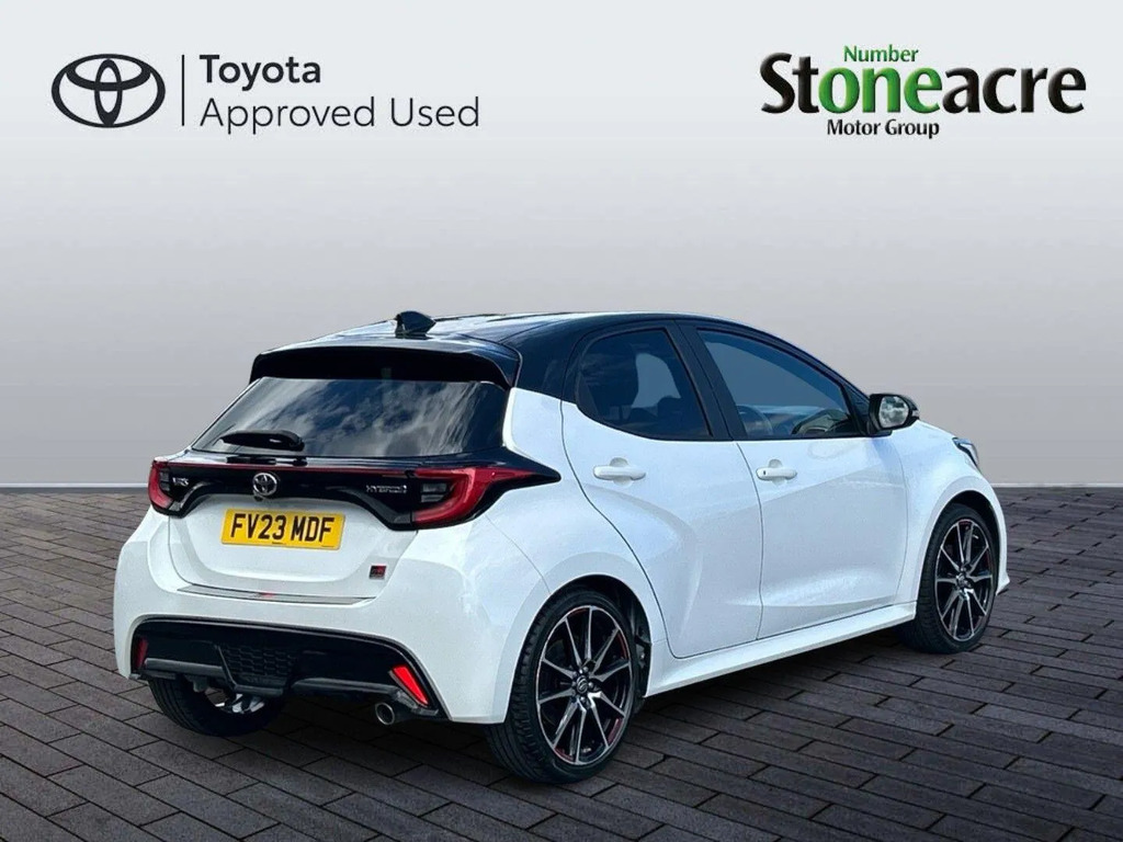 Toyota Yaris 1.5 Hybrid Gr Sport FV23MDF #3