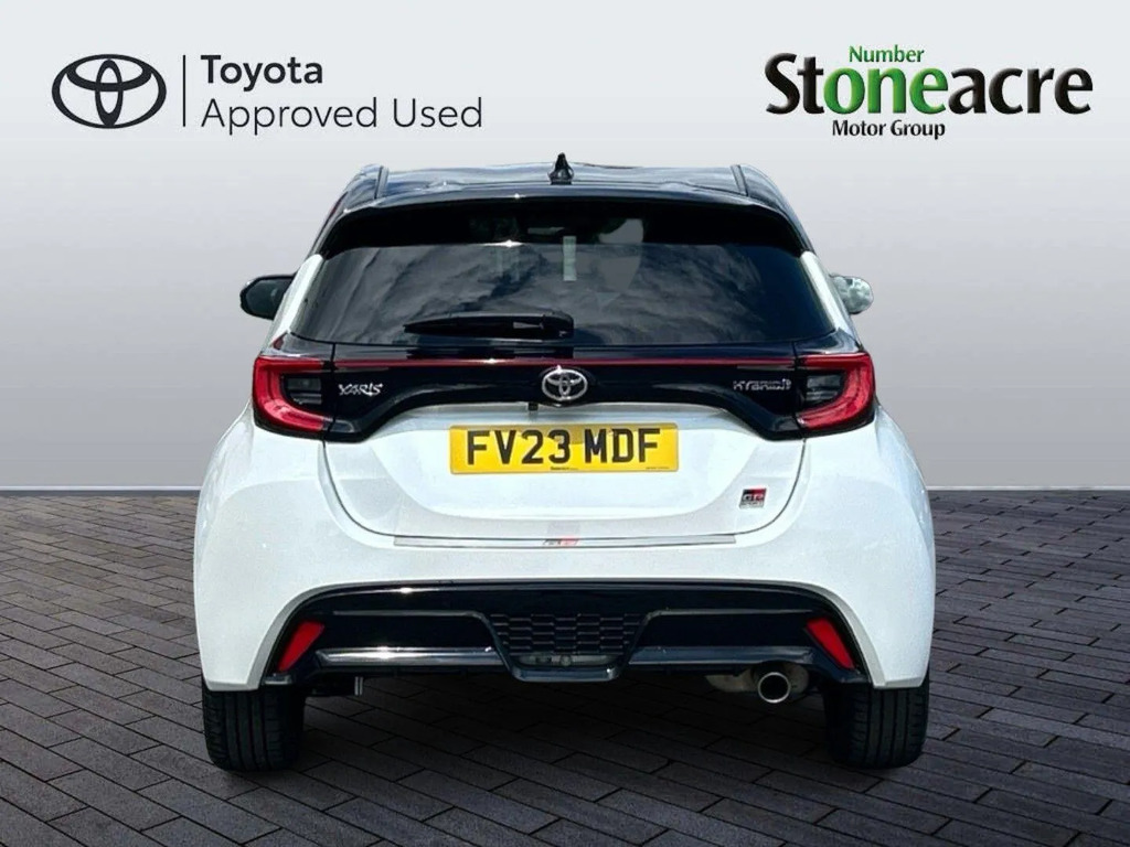 Toyota Yaris 1.5 Hybrid Gr Sport FV23MDF #4
