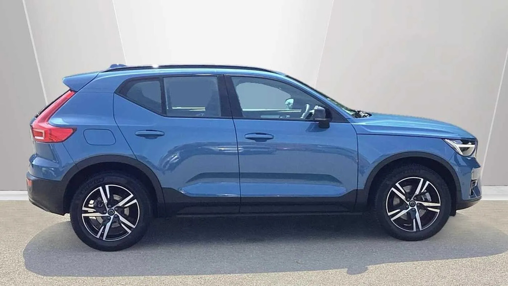 Volvo XC40 2.0 B3p Plus Dark  #3