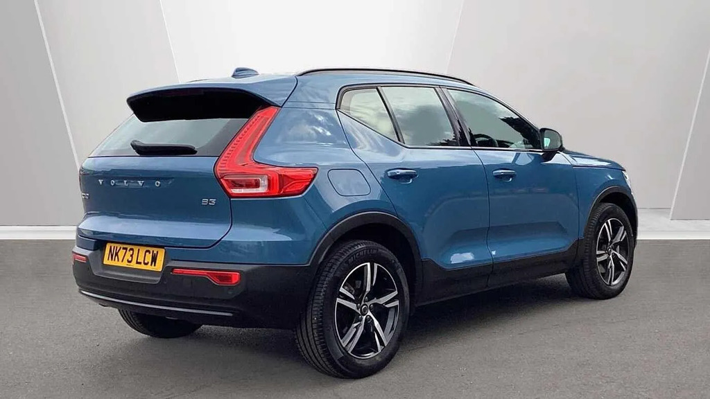 Volvo XC40 2.0 B3p Plus Dark  #2