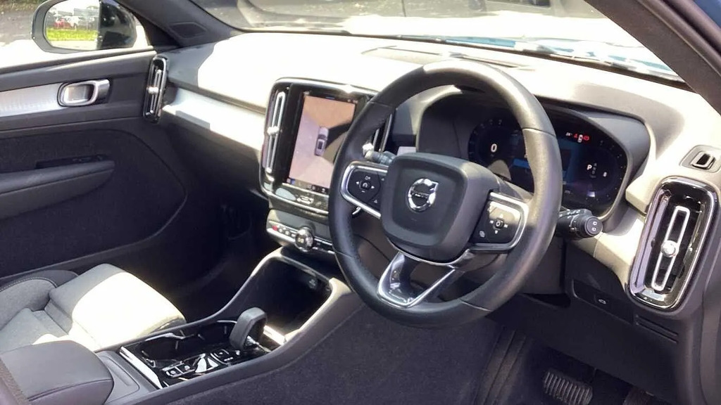 Volvo XC40 2.0 B3p Plus Dark  #4