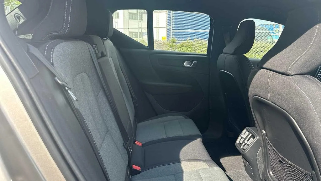 Volvo XC40 2.0 B3p Plus Dark NU23KXM  #6