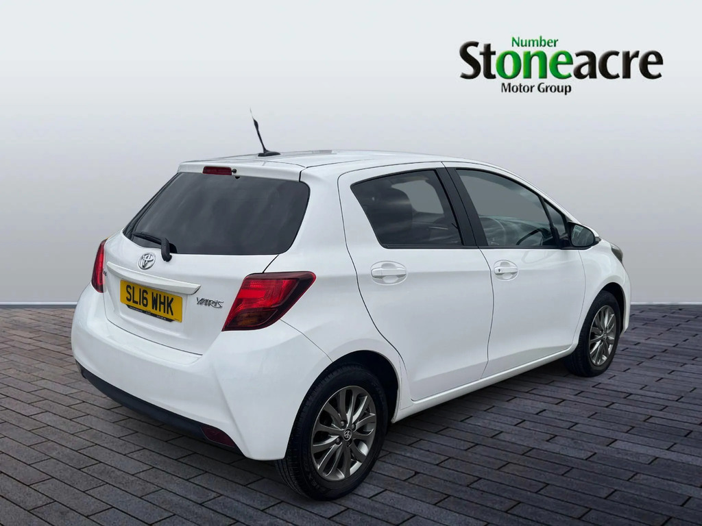 Toyota Yaris 1.33 Dual Vvt-i Icon Hatchback SL16WHK White #3