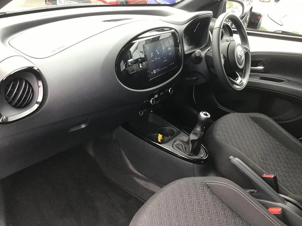 Toyota Aygo X 1.0 Vvt-i Edge WP74ATV #5