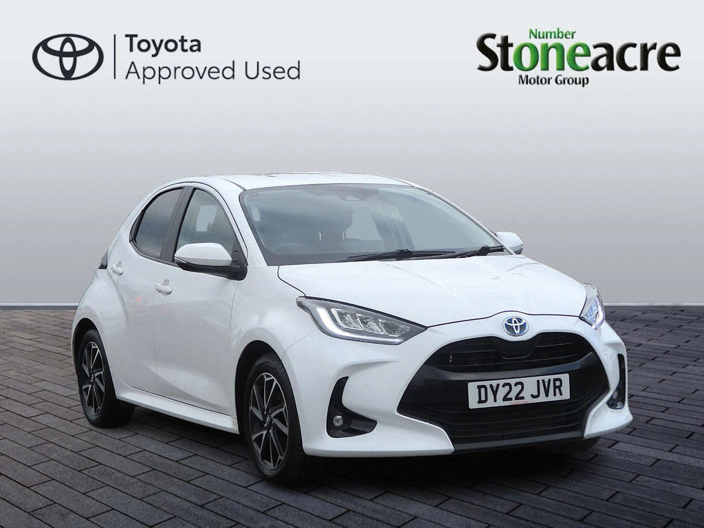 Toyota Yaris 1.5 Hybrid Design White