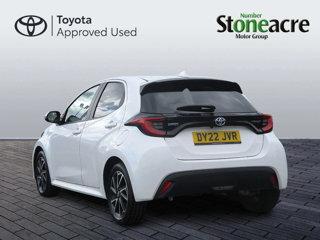Toyota Yaris 1.5 Hybrid Design DY22JVR White #5