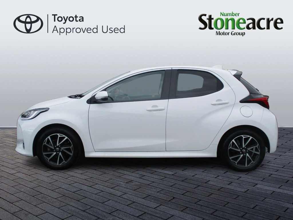 Toyota Yaris 1.5 Hybrid Design DY22JVR White #6