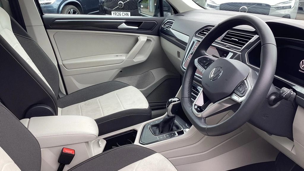 Volkswagen Tiguan 1.5 Tsi Elegance Dsg Euro 6 Ss YY23ZBX  #4