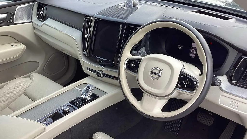 Volvo XC60 Ultimate Dark B5 250 Hp RE24MTO #4