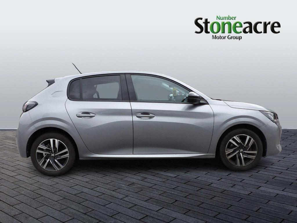 Peugeot 208 1.2 Puretech Allure Premium Hatchback  #2