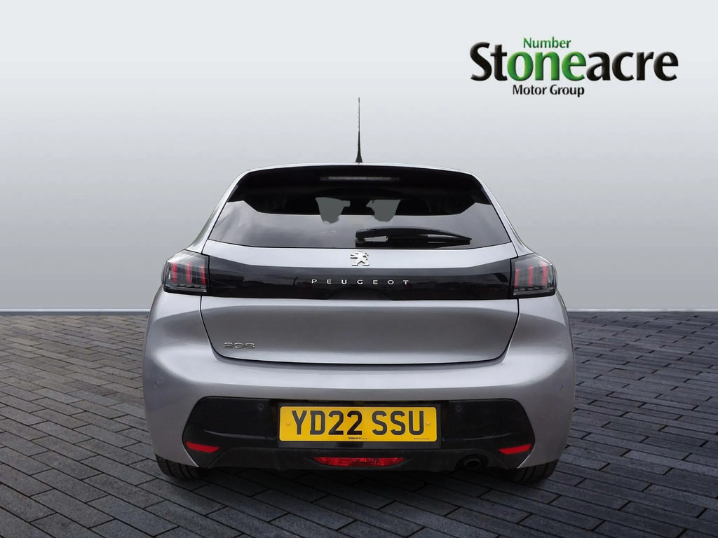 Peugeot 208 1.2 Puretech Allure Premium Hatchback  #4