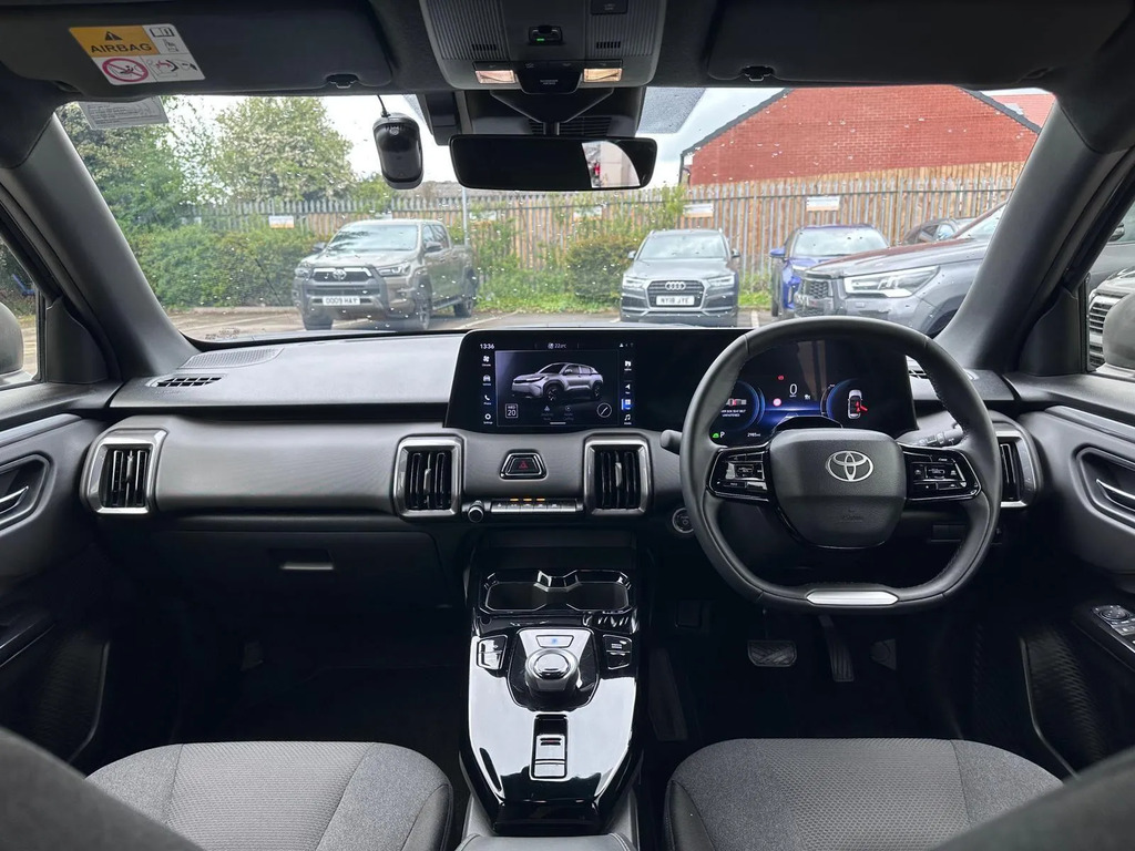 Toyota Urban Cruiser 61Kwh Design NV75DBZ #5