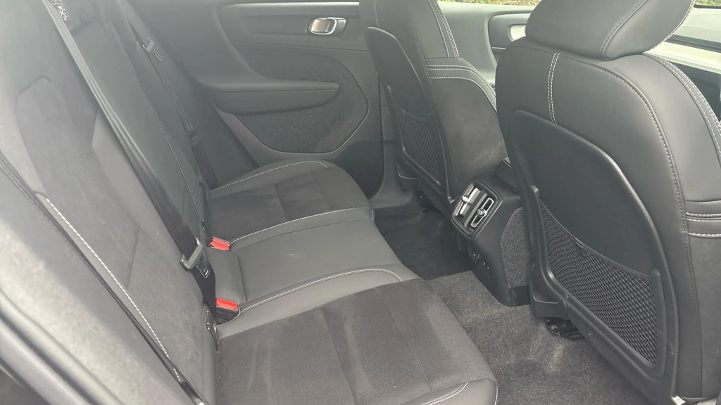 Volvo XC40 2.0 B4p Plus Dark RF25NPA #6